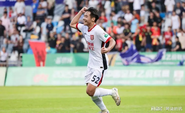 集结日成都蓉城备战亚冠;更衣室发声细节曝光;管理层满意;医务组通报恢复(中超成都蓉城转会新动态) 集结日成都蓉城备战亚冠;更衣室发声细节曝光;管理层满意;医务组通报恢复(中超成都蓉城转会新动态)