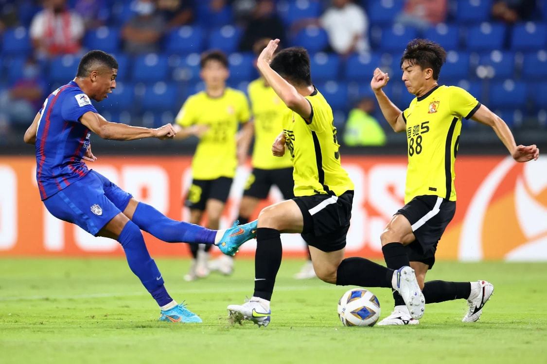 关于转会期亚冠传出新动向，国际米兰状态回暖，管理层表态——球迷炸锅，球探报告显示潜力的信息