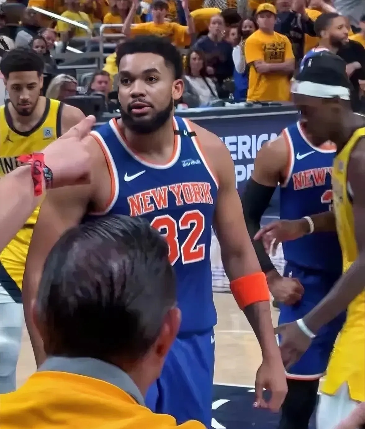 纽约尼克斯今晨止住颓势，志在CBA常规赛名次提升，气氛紧张，心理建设被强调的简单介绍