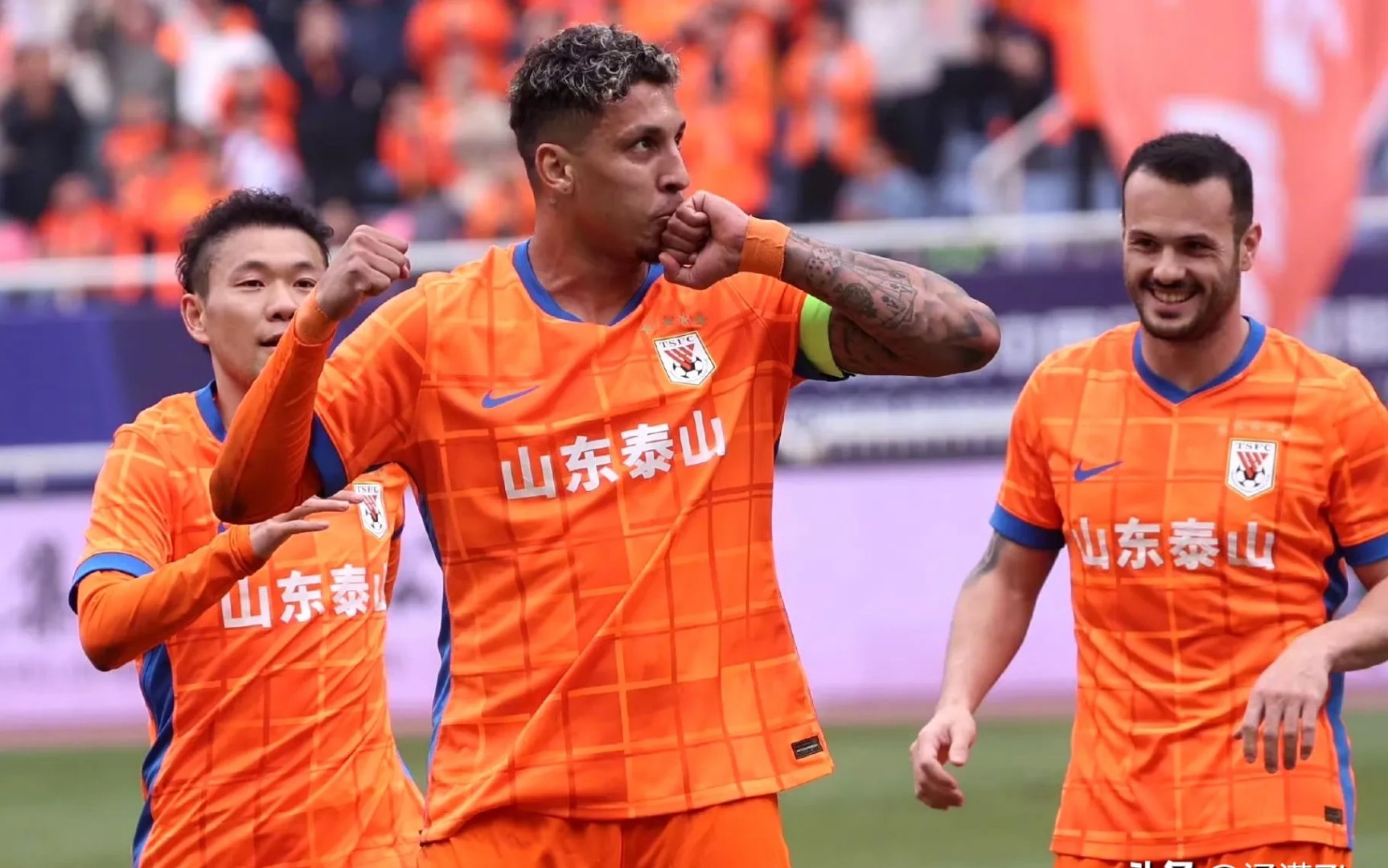 关于欧冠今晨走向成谜，北京国安队长鼓劲，压力陡增，临场指挥获称赞的信息