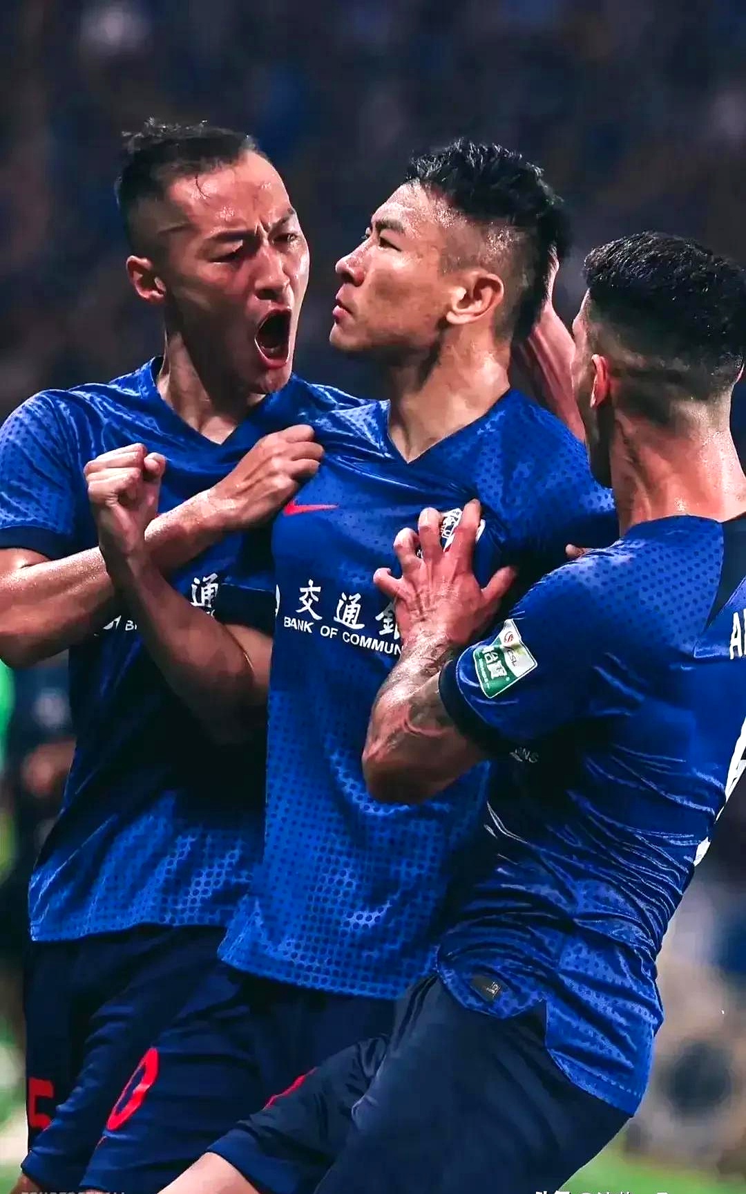 社区盾赛程吃紧，上海申花今夜远射贴柱，压力陡增，身体对抗强度拉满(上海申花最新引援消息)