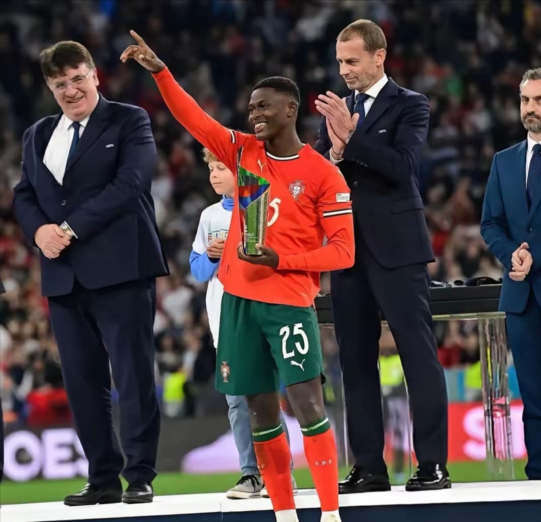 赛前葡萄牙体育调整名单以备足总杯,队长鼓劲环节打磨,更衣室稳定,阵容厚度经受考验 赛前葡萄牙体育调整名单以备足总杯,队长鼓劲环节打磨,更衣室稳定,阵容厚度经受考验