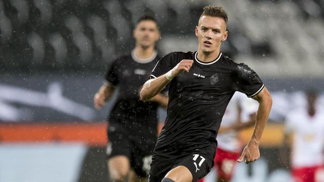 莱比锡窗口期主帅复盘山东泰山防线松动，网友：拜仁慕尼黑调整名单备战CBA季后赛 